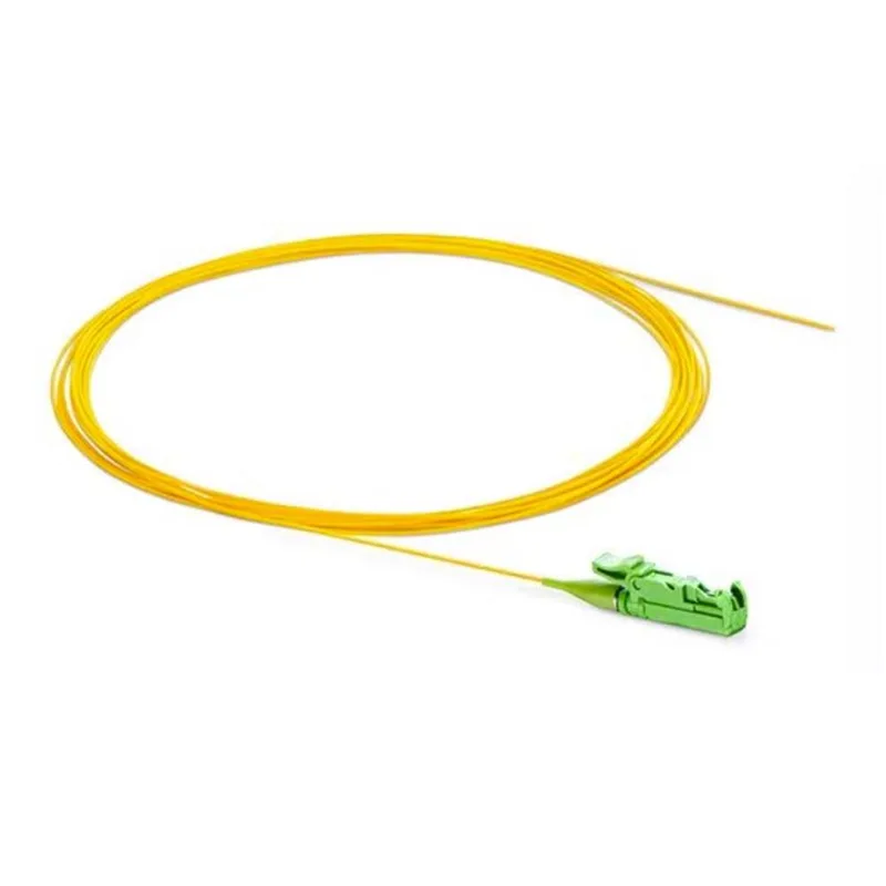 Pigtail на E2000/APC 0,9 ​​mm оптички влакна